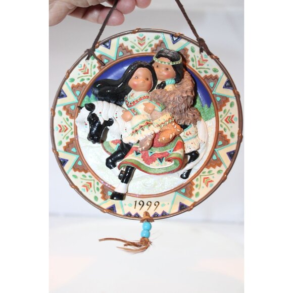 Friends of the Feather - Love Reins Plate - Karen Hahn - 1999 - Picture 1 of 4